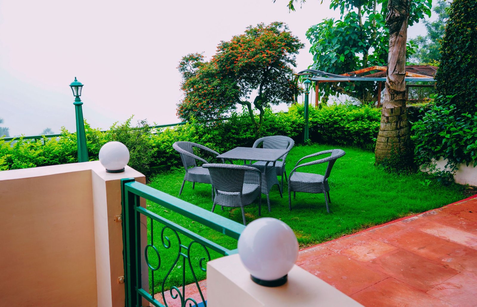 Outdoor area at The Sirmour Retreat resort Jamta Nahan